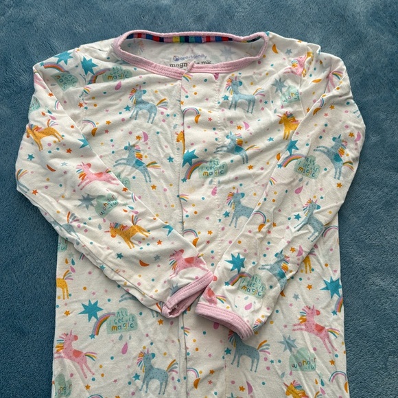 Magnetic Me All I See Is Magic Unicorn Modal Magnetic Footie 6-9 Months - Picture 5 of 5